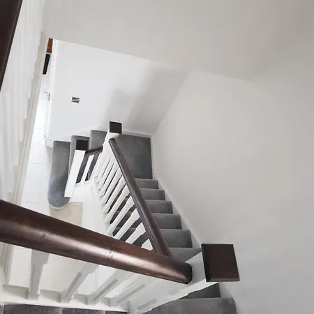 Δωμάτια σε οικογενειακή κατοικία In With King Bed -home