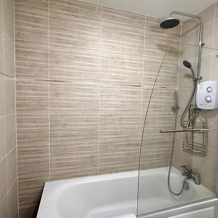 Δωμάτια σε οικογενειακή κατοικία In With King Bed -home Limerick Junction