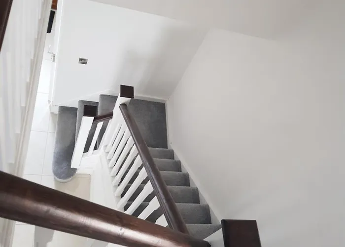 Проживание в семье In With King Bed -home